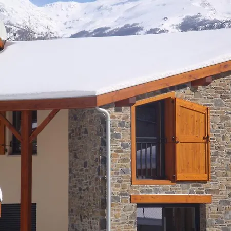 Les Granges De Leo Астон