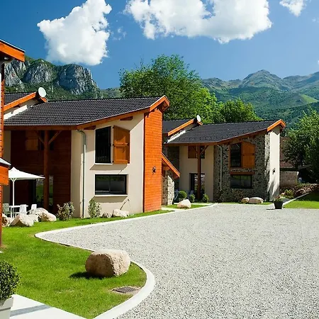 Les Granges De Leo Астон